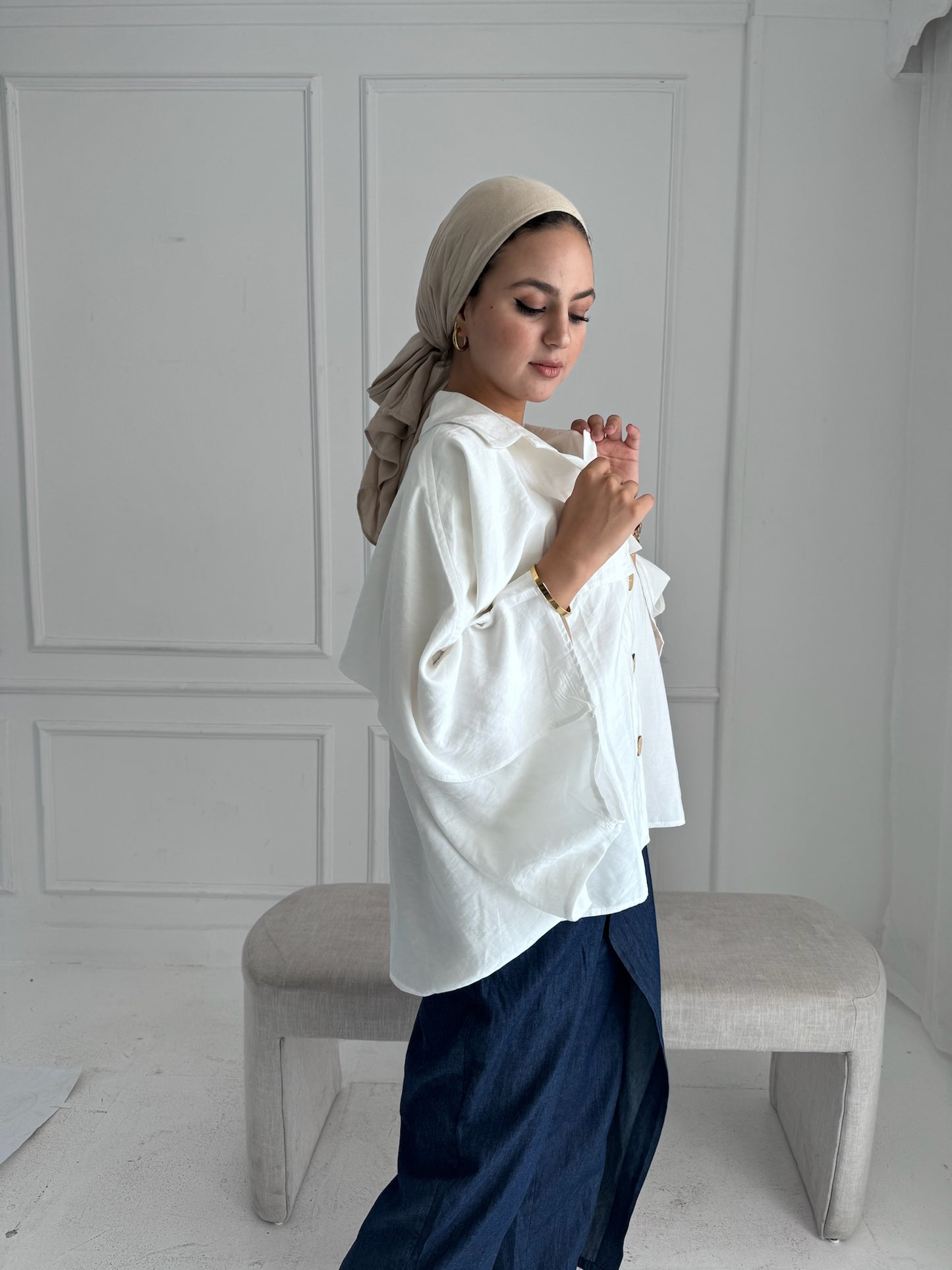 Wooden Buttoned Ruffles Blouse