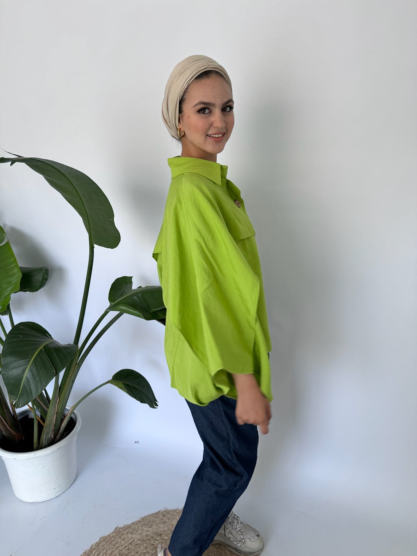 Wooden Buttoned Ruffles Blouse