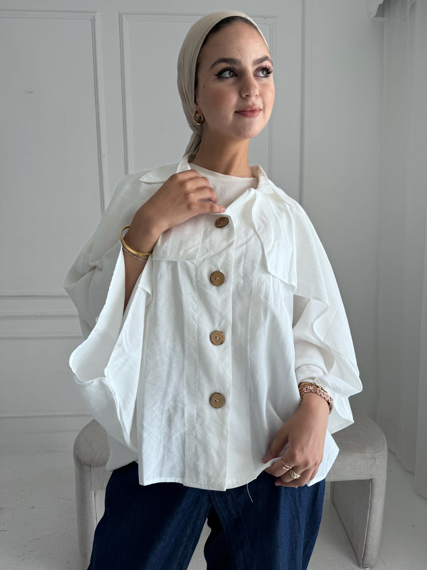 Wooden Buttoned Ruffles Blouse