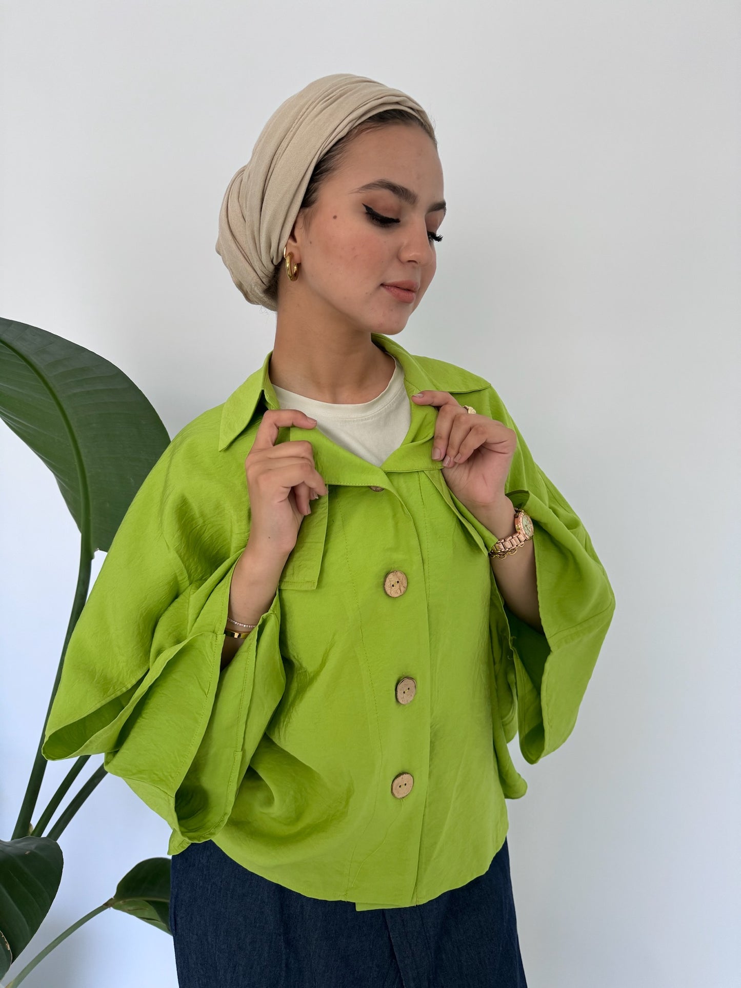 Wooden Buttoned Ruffles Blouse