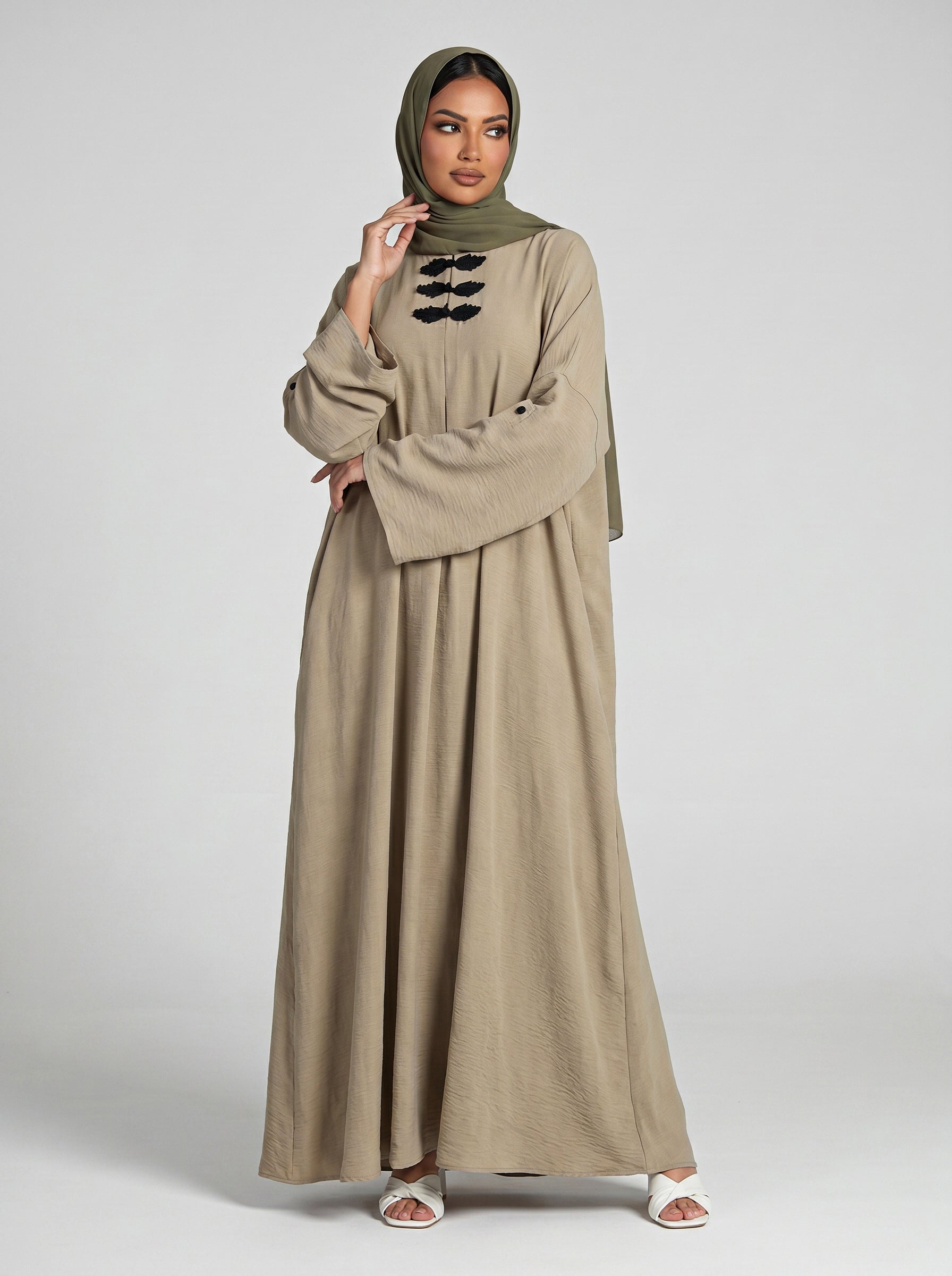 Linen Abaya – Heba Konsoua HK