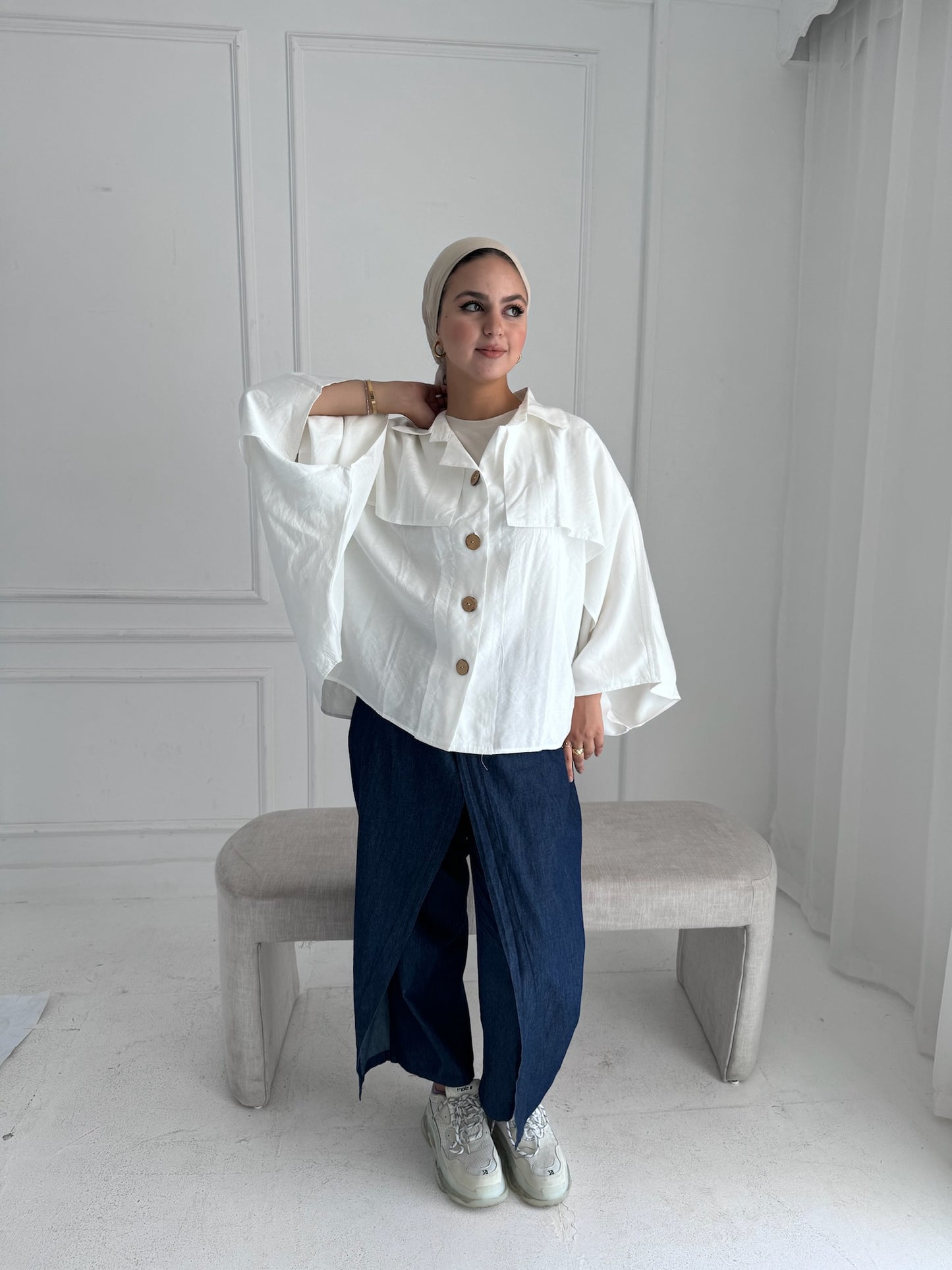 Wooden Buttoned Ruffles Blouse