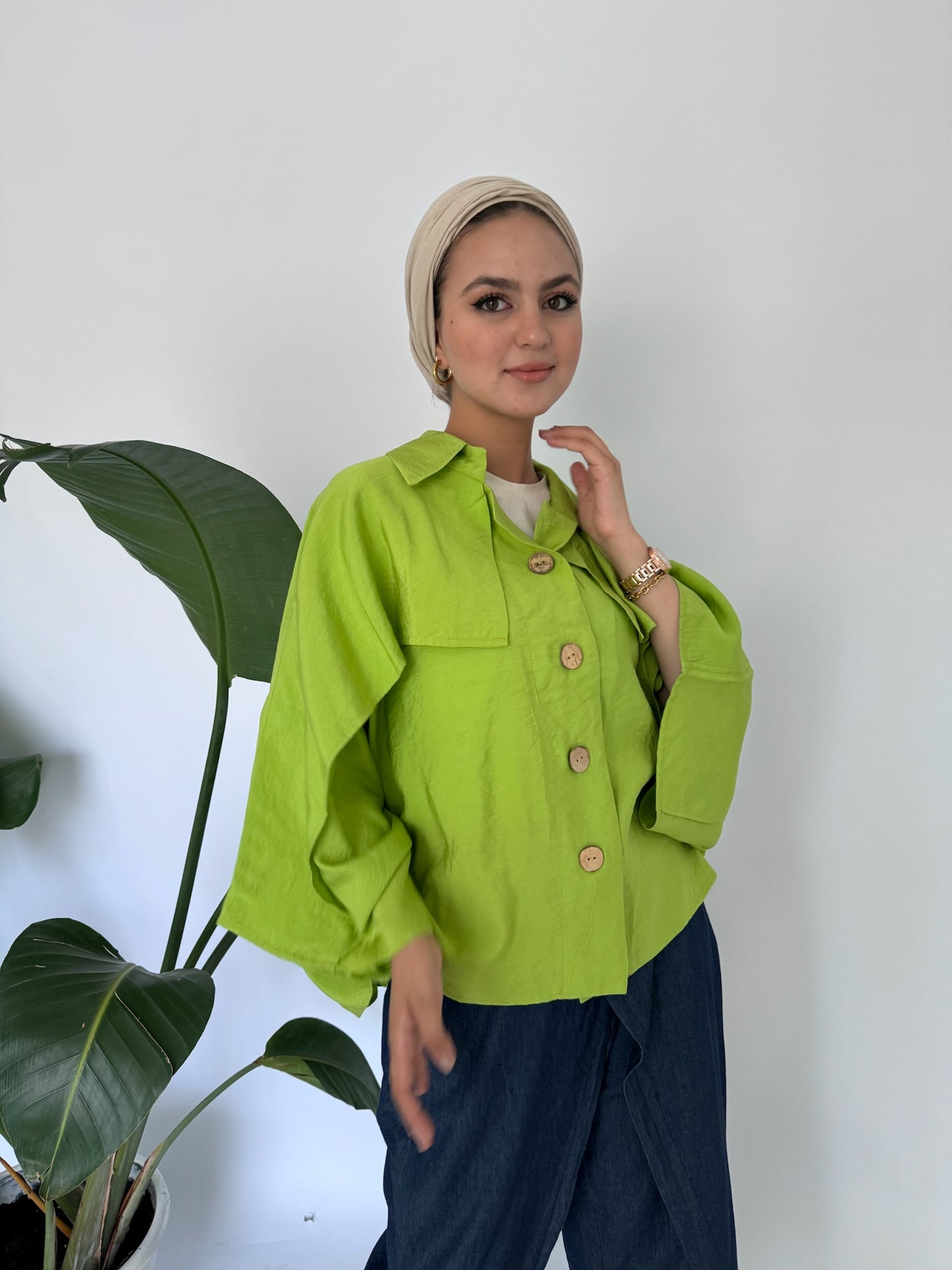 Wooden Buttoned Ruffles Blouse